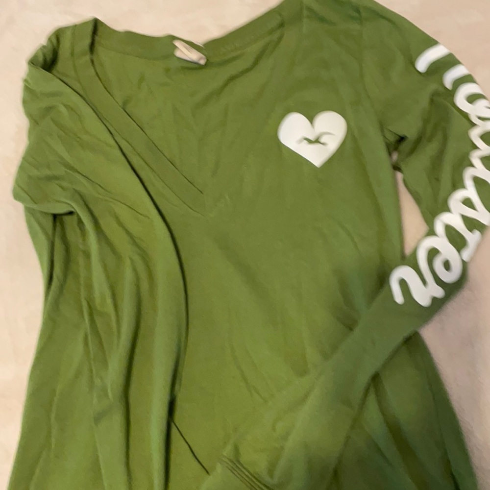 Low cut V-neck Hollister T